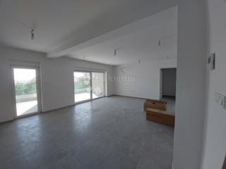 Stanovanje Mandre, Kolan, 136,19m2