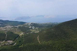 GRADBENO ZEMLJIŠČE - MED MORJEM IN NARODNIM PARKOM VELEBIT
