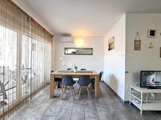 Stanovanje Novalja, 70m2