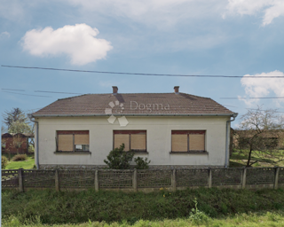 Hiša Kobasičari, Kapela, 220m2