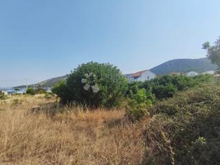 Zazidljivo zemljišče Vinišće, Marina, 300m2
