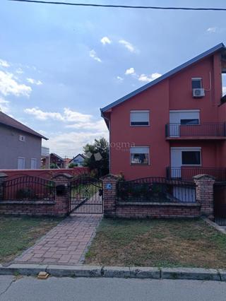 Hiša Borovo Naselje, Vukovar, 449m2