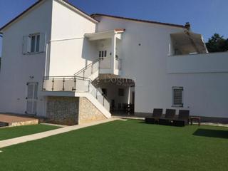 Hiša Pješčana Uvala, Medulin, 320m2