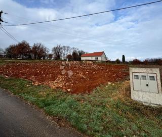 Gradbeno zemljišče s projektom in plačanimi komunalnimi storitvami