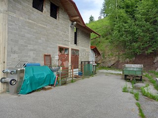 Poslovni prostor Gerovo, Čabar, 122,58m2