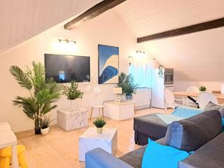 Hiša Drežnik Grad, Rakovica, 385m2