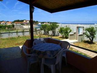 Hiša Ugljan, Preko, 92m2