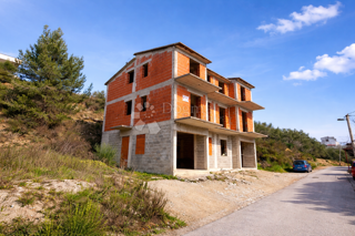 Hiša Podstrana, 360,94m2