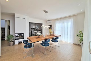 Hiša Glavani, Kostrena, 270m2