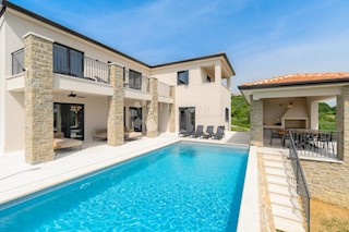 IMPRESIVNA VILA S POGLEDOM NA VINOGRADE IN MORJE