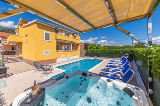 Hiša Kaštel Lukšić, Kaštela, 260m2