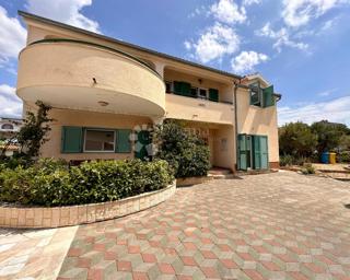 Hiša Brodarica, Šibenik - Okolica, 268m2