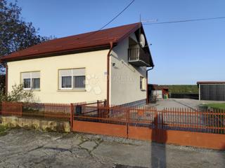 Hiša Majur, Farkaševac, 364m2