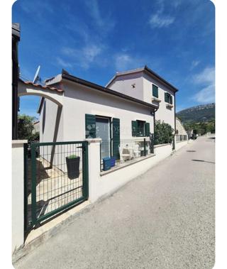 Hiša Kaštel Lukšić, Kaštela, 68m2