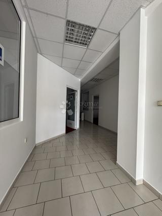 Poslovni prostor Škurinje, Rijeka, 325m2