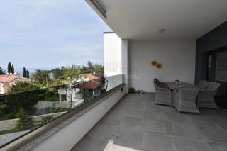 Penthouse 100 metrov od plaže z dvigalom!