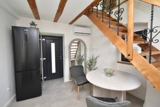 Čudovita obnovljena stara kamnita hiša! Punat!