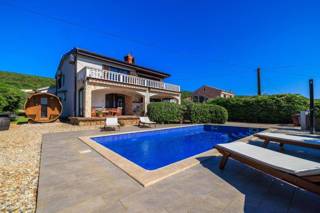 Dve hiši z bazenom in savno! Punat, otok Krk