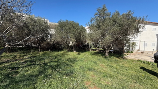 građevinsko zemljišče v tretji vrsti od morja - Murter - 618m2