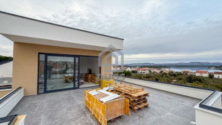 Najlepši penthouse na prodaji na otoku Murteru s 3 spavaće sobe.