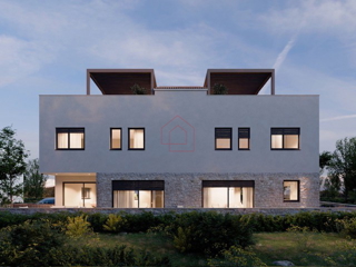 Dvoetažno stanovanje na dveh nadstropjih s strešno teraso in vrtom v Murteru (v gradnji)