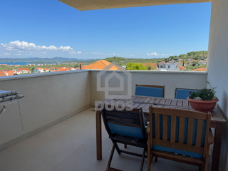 Penthouse s tremi spalnicami, s panoramskim razgledom in garažo