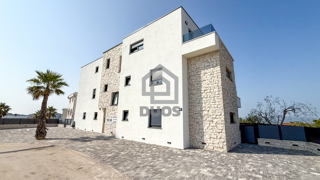 Novogradnja 2025 - Čudovito stanovanje z dvema spalnicama in vrtom velikosti 79,35 m2