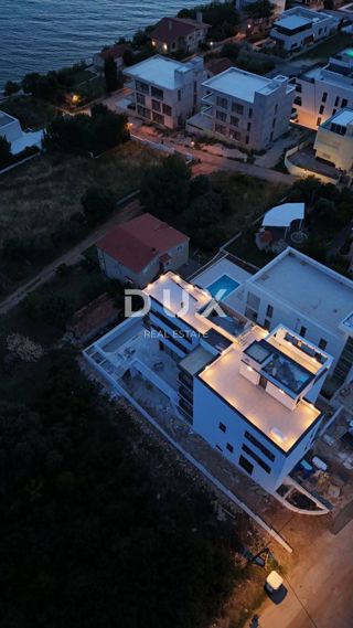 ZADAR, KOŽINO - Vrhunski apartma 100 metrov od plaže s panoramskim pogledom na morje in otoke zadrskega arhipelaga! S3