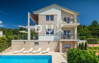 OPATIJA - čudovita vila z bazenom, panoramskim pogledom na morje in popolno zasebnostjo