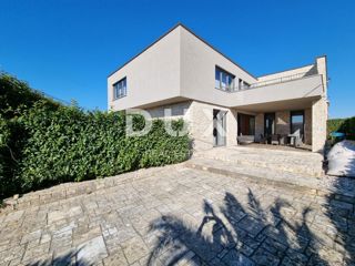 ISTRA, POREČ - Luksuzna moderna vila na odlični lokaciji