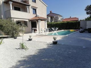 ISTRA, POREČ - Počitniška hiša z bazenom in pogledom na morje