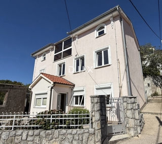 Stanovanje Kostrena, 125m2