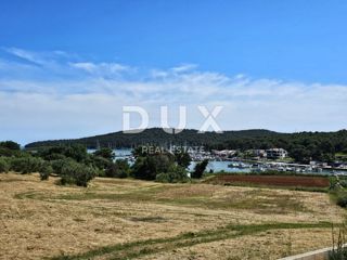 ISTRA, POMER - Urejeno gradbeno zemljišče s pogledom na morje, idealno za gradnjo vile/hiše/družinske hiše