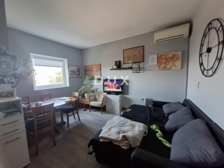 ISTRA, PEROJ - Apartma v centru s pogledom na morje