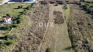 ZADAR, CRNO - Parcela 3999 m² v gradbeni coni!