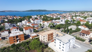 ŠIBENIK, BRODARICA - Dvosobno stanovanje v 2. nadstropju s pogledom na morje in otok Krapanj S6