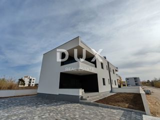 ZADAR, PRIVLAKA - Novogradnja! Vrhunski penthouse le 140 metrov od plaže z neustavljivim pogledom na morje! S4