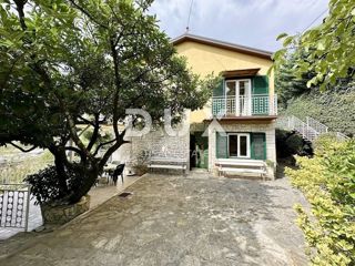 OPATIJA, VEPRINAC - Samostojna hiša z dvema apartmajema in pogledom na morje