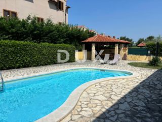 ISTRA, BANJOLE Apartma z bazenom in teraso 300 metrov od morja!