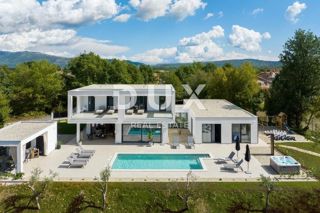 ISTRA, LABIN - luksuzna vila z ogrevanim bazenom in wellnessom v osrčju vzhodne Istre