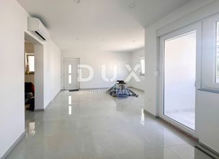 CRIKVENICA - Apartma v pritličju z vrtom, 2 spalnici + kopalnica, blizu morja