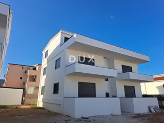 OTOK PAG, PAG - ekskluzivno PENTHOUSE v NOVOGRADNJI + terasa s pogledom na morje! PRILOŽNOST!