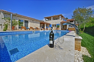 ISTRA, POREČ - Rustikalna hiša z bazenom