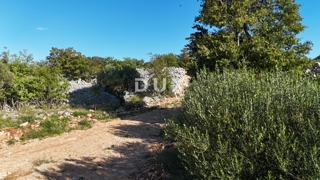 OTOK KRK, MESTO KRK - Gradbeno zemljišče s pogledom na mesto