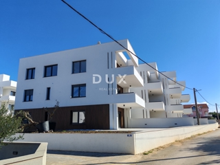 ZADAR, ZATON - Dvoetažni penthouse s čudovitim razgledom 95 metrov od morja! SB4