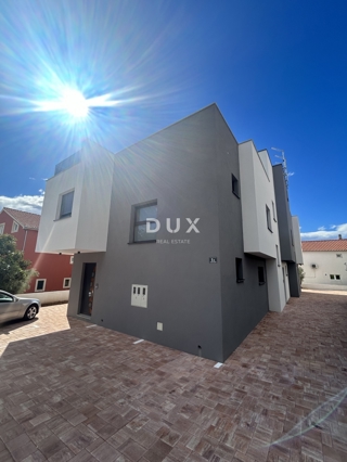 ŠIBENIK, VODICE – Luksuzno dupleks stanovanje na atraktivni lokaciji, 200 m od plaže