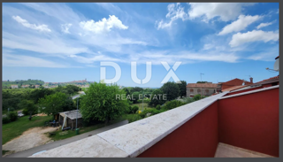 ISTRA, BUJE - prenovljena hiša s pogledom na Buje