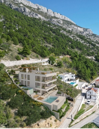 DALMACIJA, PISAK – Dvosobni apartmaji s strešno teraso