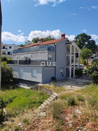 KASTAV, ĆIKOVIĆI - 2 spalnici + dnevna soba s teraso v na novo obnovljeni hiši