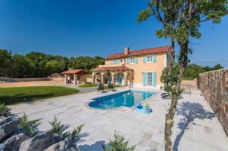 OTOK KRK, DOBRINJ - Atraktivna vila rustikalnega dizajna z bazenom